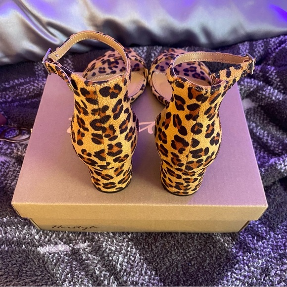 Women’s Cheetah Print Heels - Picture 3 of 5